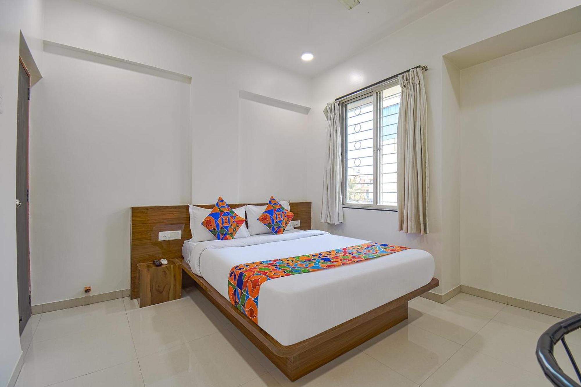 Fabhotel Skylight Studio Rooms - Nr Mcf Camp Πούνε Εξωτερικό φωτογραφία