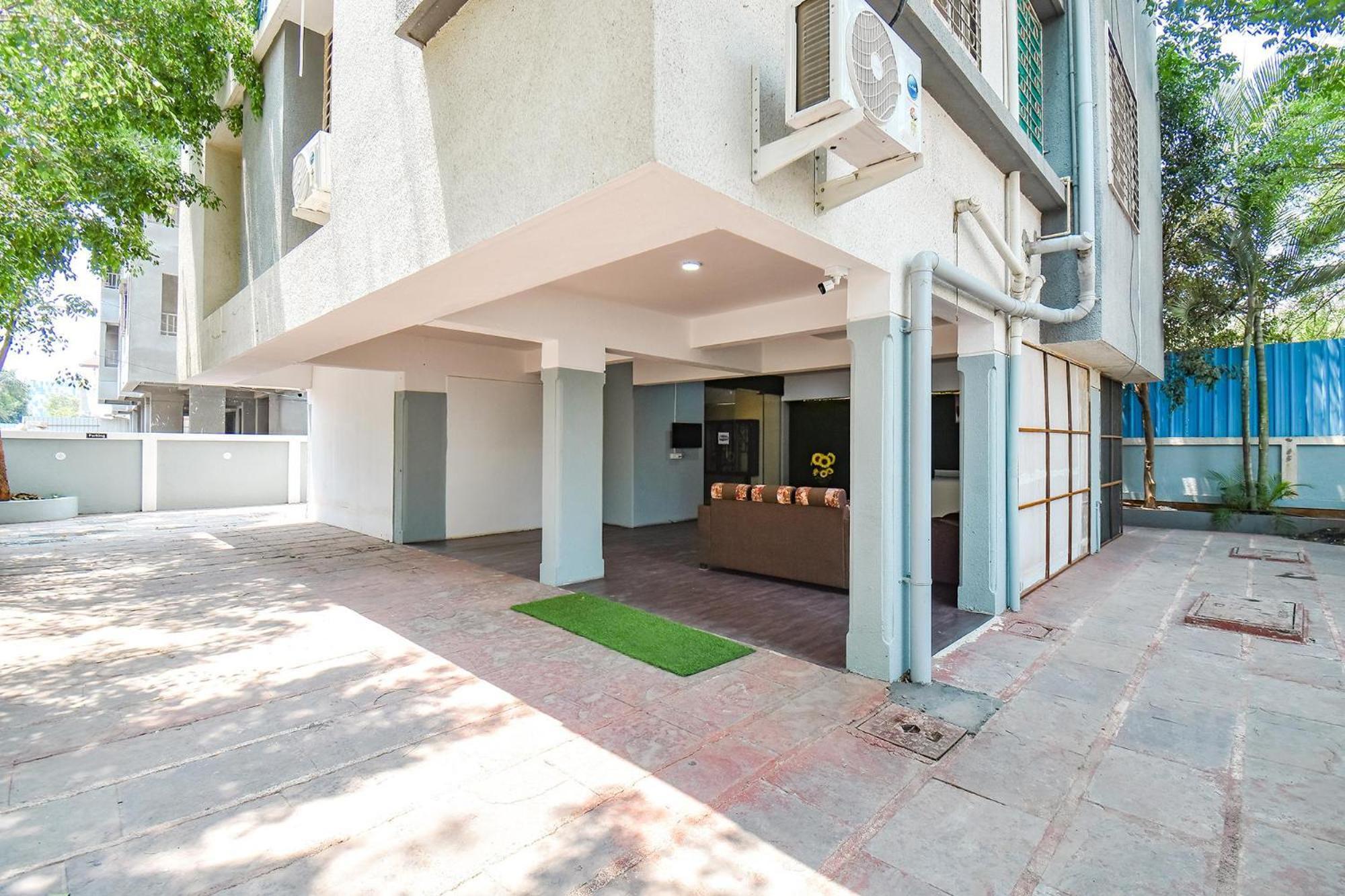 Fabhotel Skylight Studio Rooms - Nr Mcf Camp Πούνε Εξωτερικό φωτογραφία